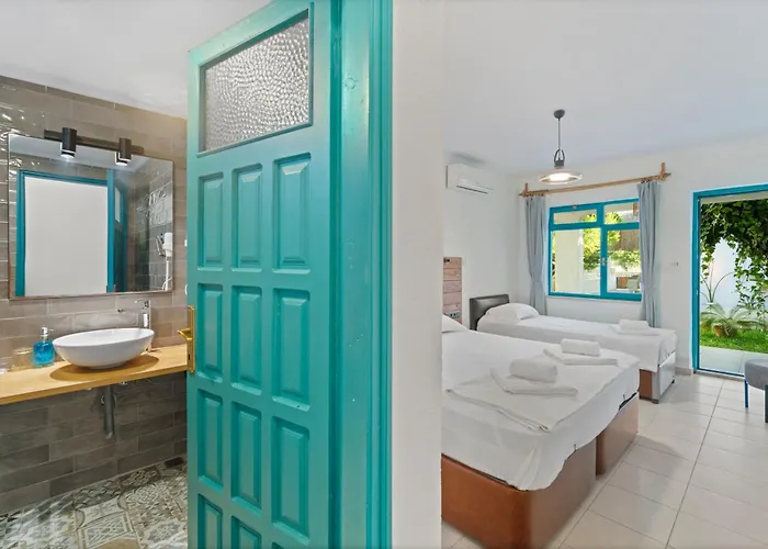 Avlu Palamutbükü Hotel *